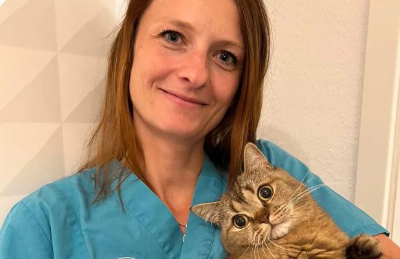 Review by Claire Morel